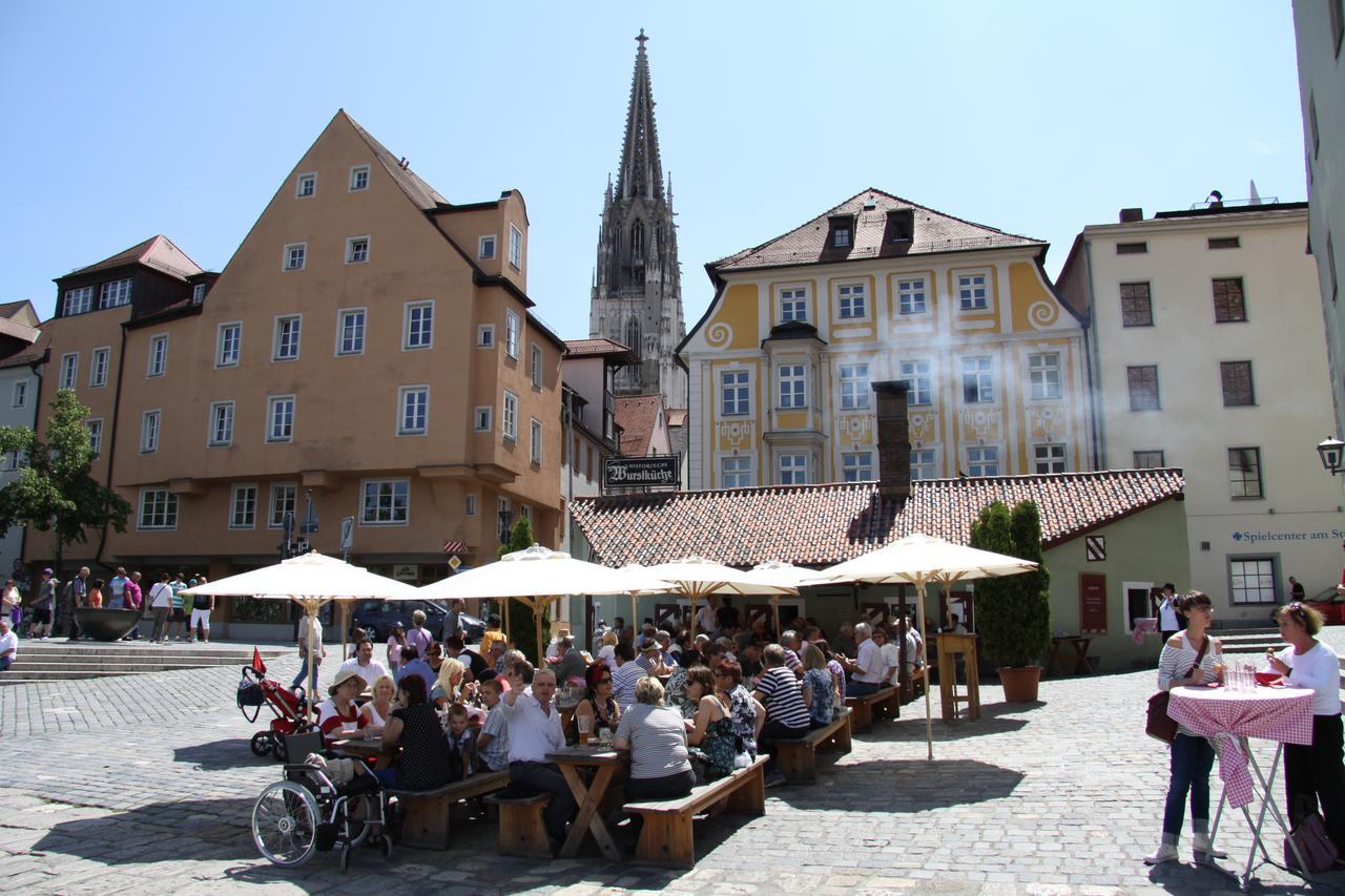 Hotel am Peterstor Regensburg Buitenkant foto