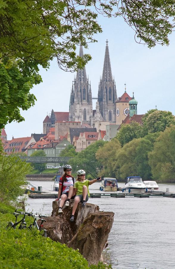 Hotel am Peterstor Regensburg Buitenkant foto